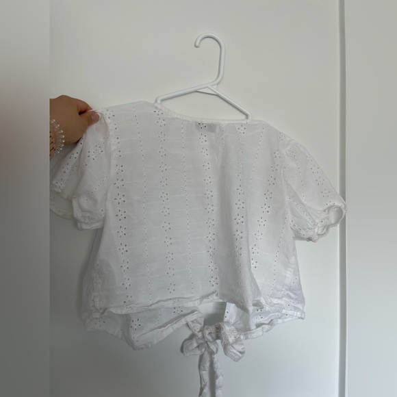 Hollister eyelet tie front top - Picture 3 of 3